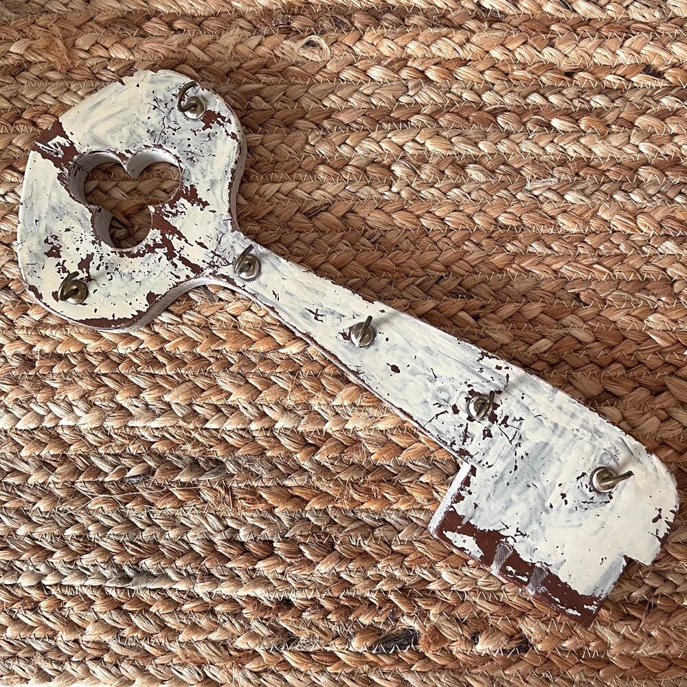 VTG Wooden Key Chippy Distressed Finish Key Holder Rustic Wall Decor Cabin Boho